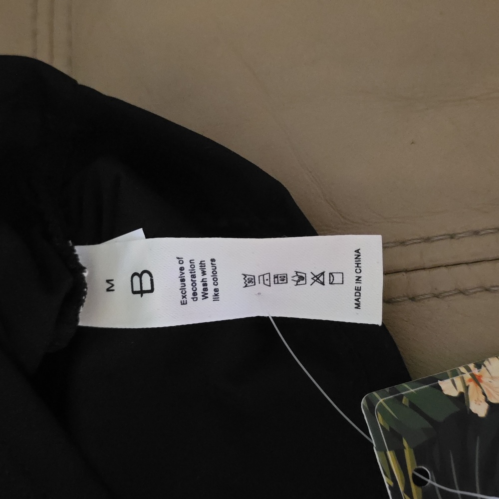 NWT Chic Black Swin Suit Halter Top - Picture 4 of 6